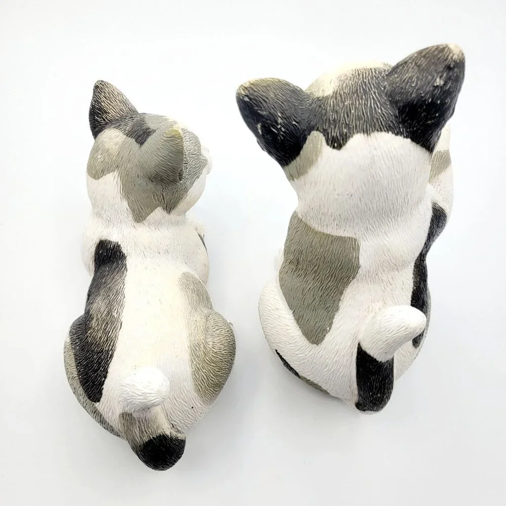 Cat Figurines Vintage Kitschy Art Line Black and White Knuck Knacks Lot Of 2 90s